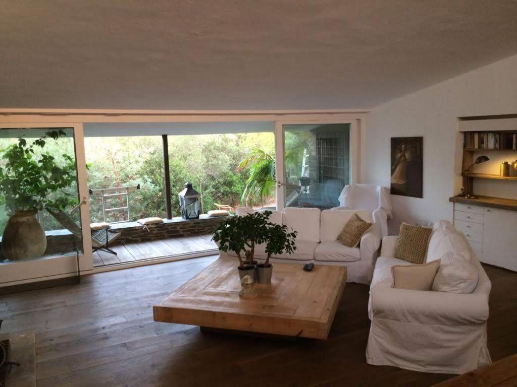 Isla Privada En Cadaques De Ensueno Con 11 Habitaciones Dobles Con Bano Privado Y Piscina Exterior photo