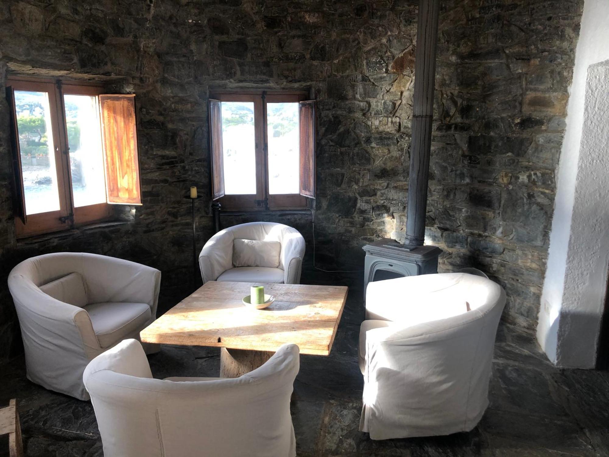 Isla Privada En Cadaques De Ensueno Con 11 Habitaciones Dobles Con Bano Privado Y Piscina Exterior photo